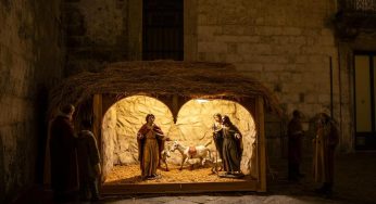 Natale a Napoli: Scopri l’origine del presepe napoletano con Saviano!